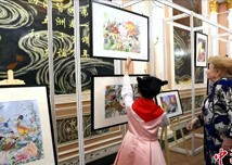 教师们会根据学生需求来编写适合学生的汉语课本